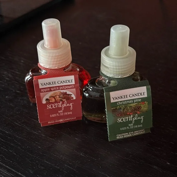 {Yankee Candle} scent plugs - Christmas Pine & Apple Spice Potpourri - Picture 1 of 3